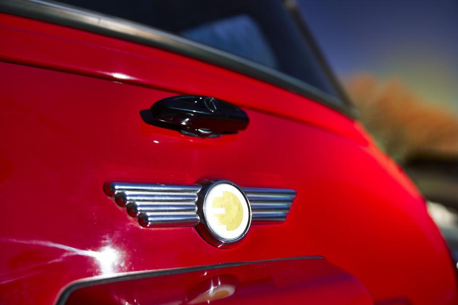 Детали экстерьера Mini Classic Electric 2018 года  (фото 22 из 26)